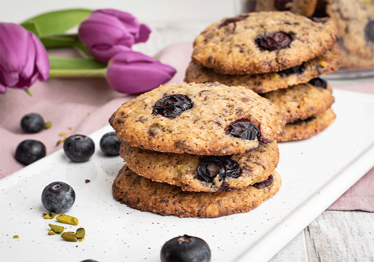 Blaubeer-Cookies mit Pistazien und Schokolade