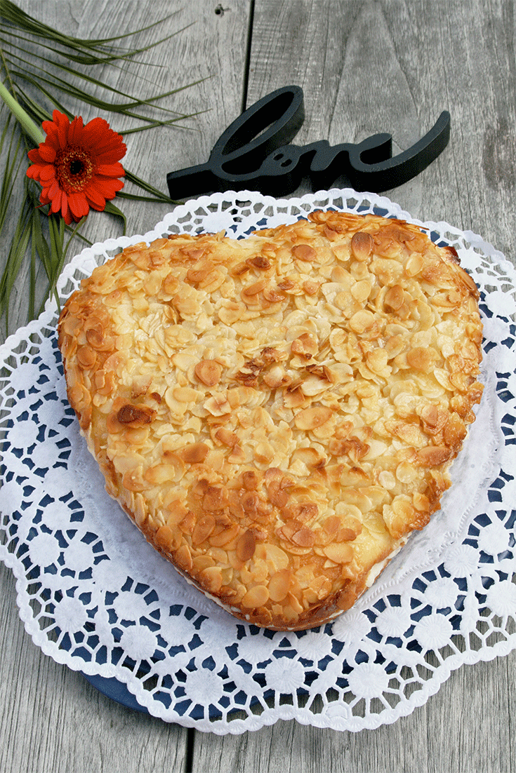 Bienenstich Kuchen als Herz