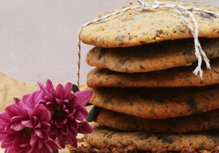 Cookies gestappelt mit choclatechips