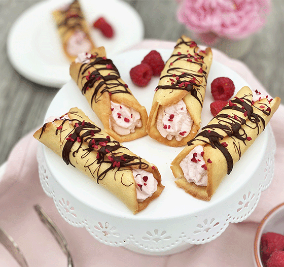 Omas Himbeerröllchen mit Schokolade