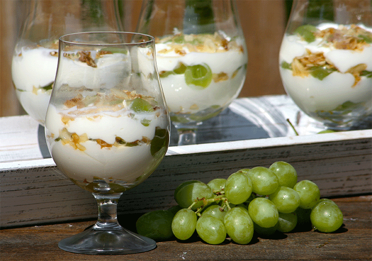 Beringstraße sich beteiligen Zittern dessert im glas weintrauben ...