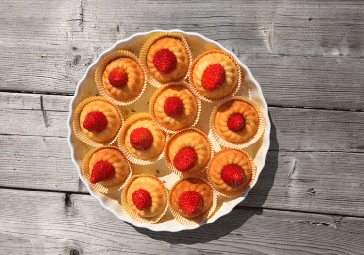 Mini Gugehupf auf teller