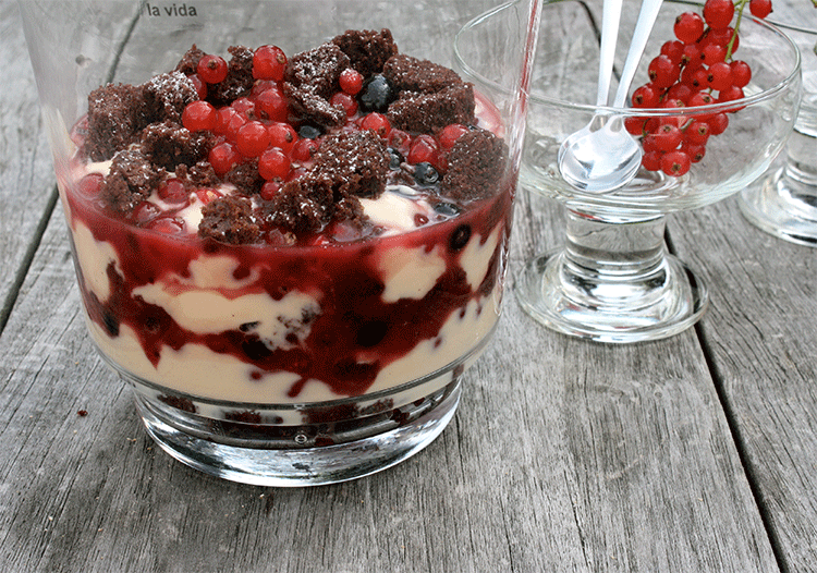 Johannisbeer Trifle