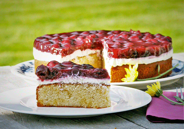 Anschnitt Mandelkuchen mit Kirschen glutenfrei