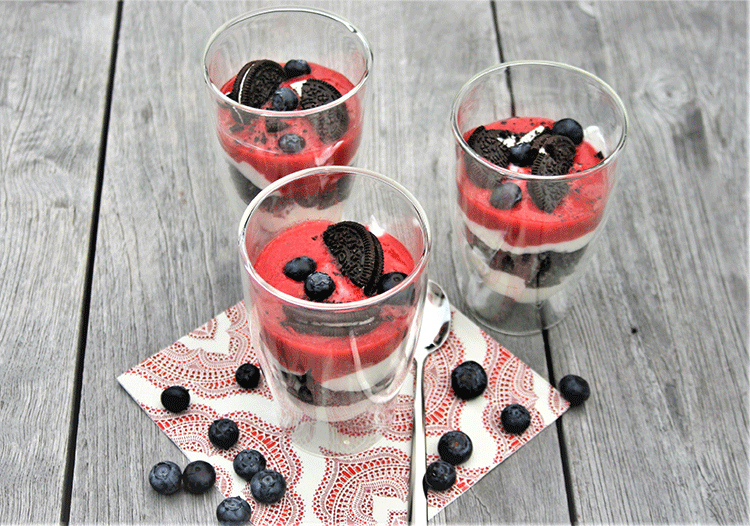 Beeren-Quark-Oreo-Dessert - Küchenmomente