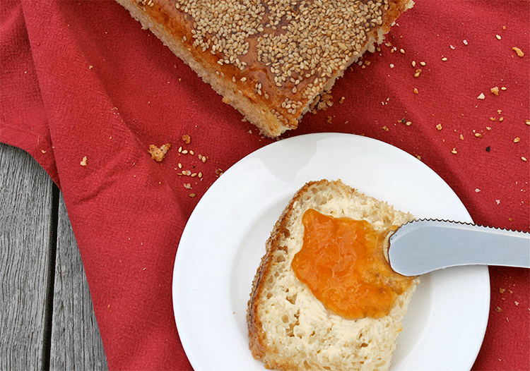 Luftiges Buttermilchbrot mit Zimt und Honig - Küchenmomente