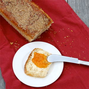 Buttermilchbrot mit Honig und Zimt