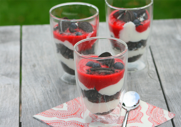 Oreo-Quark-Beeren-Dessert