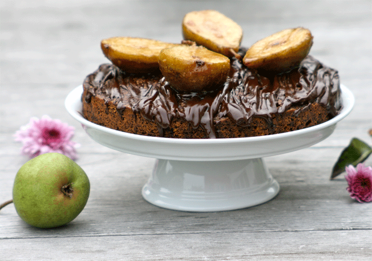 Schokoladenkuchen mit karamellisierten Birnen | Küchenmomente