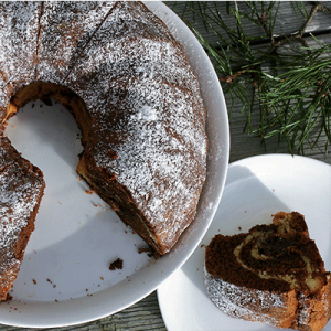 Gugelhupf mit drei Sorten Schokolade