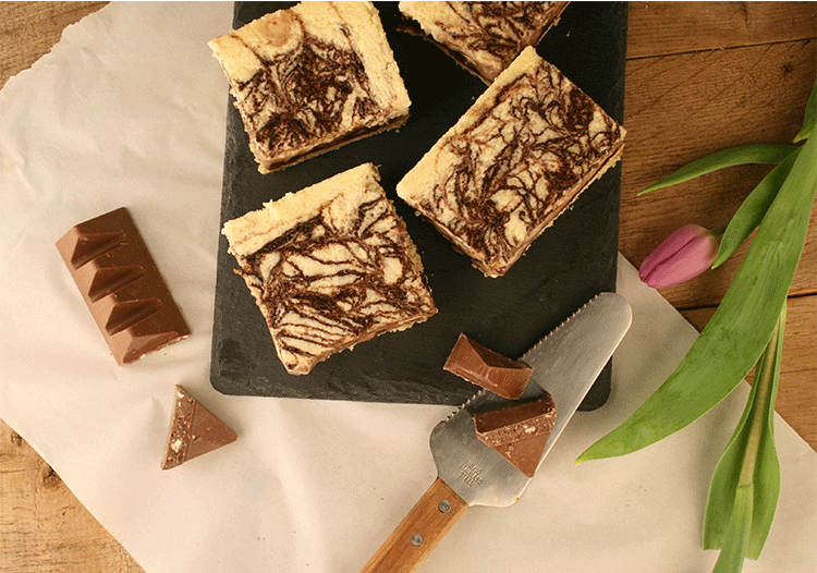 Chocolate Swirl Cheesecake Bars