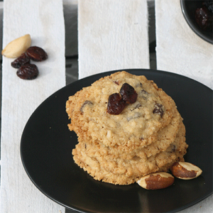 Cookies mit Paranüssen, Haferflocken und Cranberries