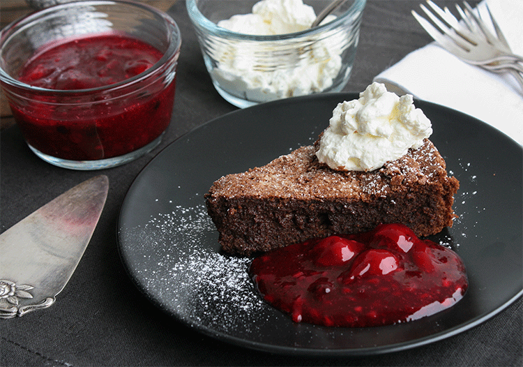 Kladdkaka – Schwedischer Schokoladenkuchen | Küchenmomente