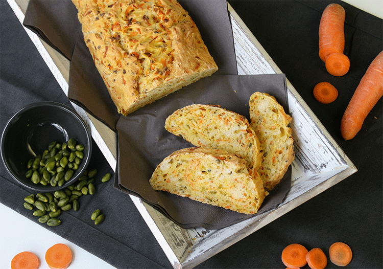 Perfekt zum Brunch - Karottenbrot mit Pistazien