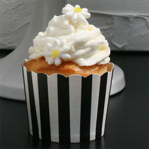 Buttermilch Cupcakes mit Lemon Curd Füllung und zitronigem Frischkäsetopping
