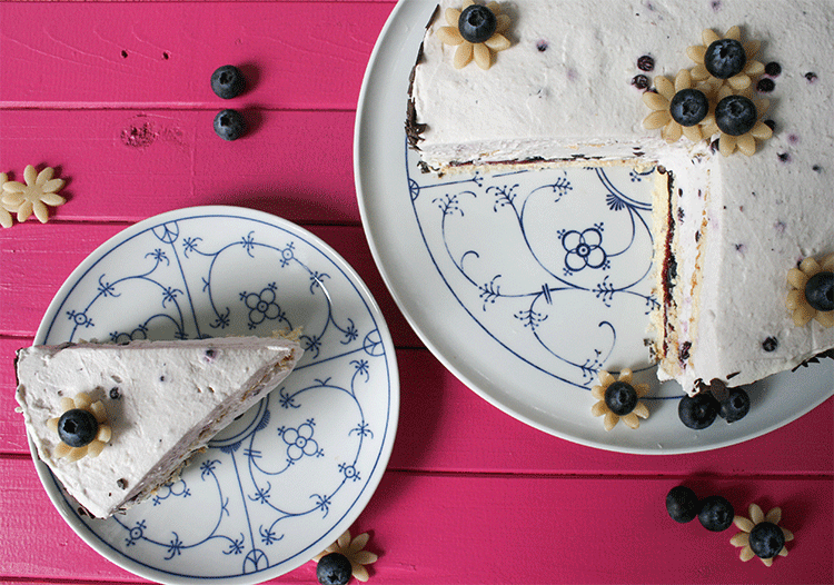Heidelbeer-Sahnetorte