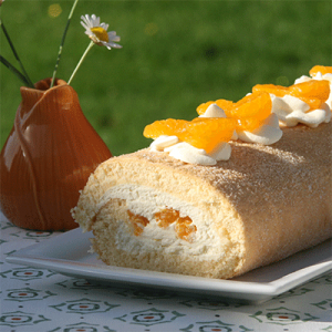 Leichte Biskuitrolle mit Quark-Mandarinen-Füllung