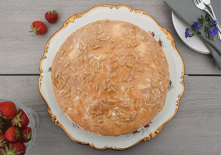 Erdbeer-Quark-Karamell-Torte nobake