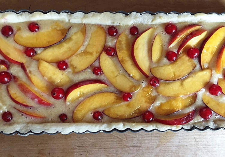 Nektarinentarte vor dem Backen