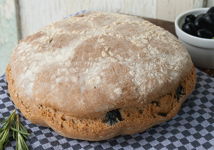 Olivenbrot mit getrockneten Tomaten - Küchenmomente