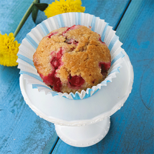 Muffins mit Johannisbeeren und gemahlenen Mandeln