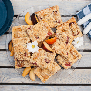 Blechkuchen mit Pflaumen und ganz vielen Streuseln