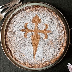 Tarta de Santiago - traditioneller Mandelkuchen aus Spanien