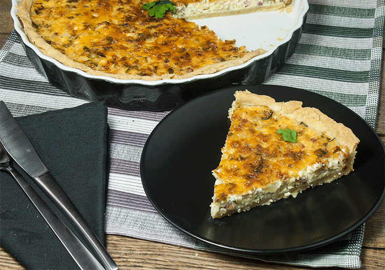 Zwiebel-Quiche mit Speckwürfeln
