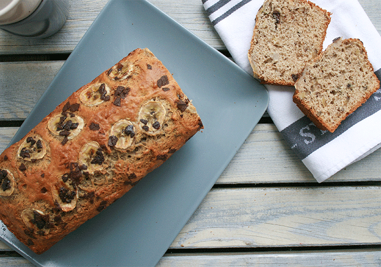 Bananebrot mit Dinkelmehl, Schokolade und Walnüssen