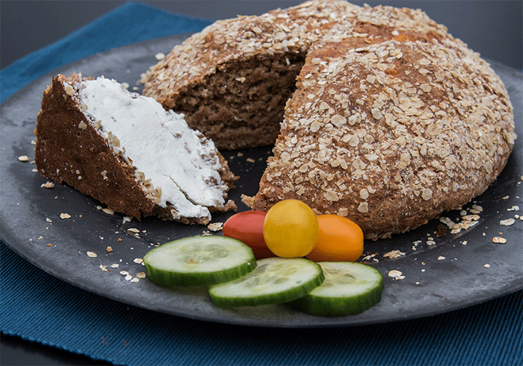 Gesundes Cheddar Soda Bread mit Haferflocken