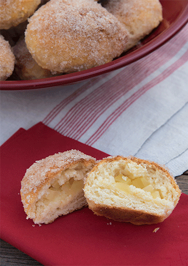 Apfel-Quark-Brötchen aus dem Backofen