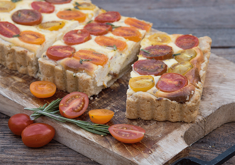 Ricotta-Tarte mit bunten Tomaten