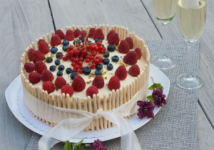 Prosecco Torte mit weißer Schokolade