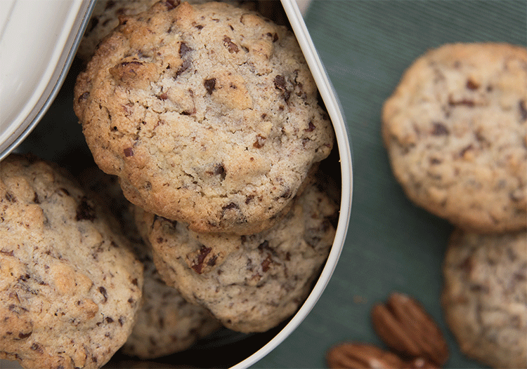 Cookies mit Schokolade und Pekannuss