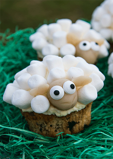 Beschwipste Osterlamm-Cupcakes