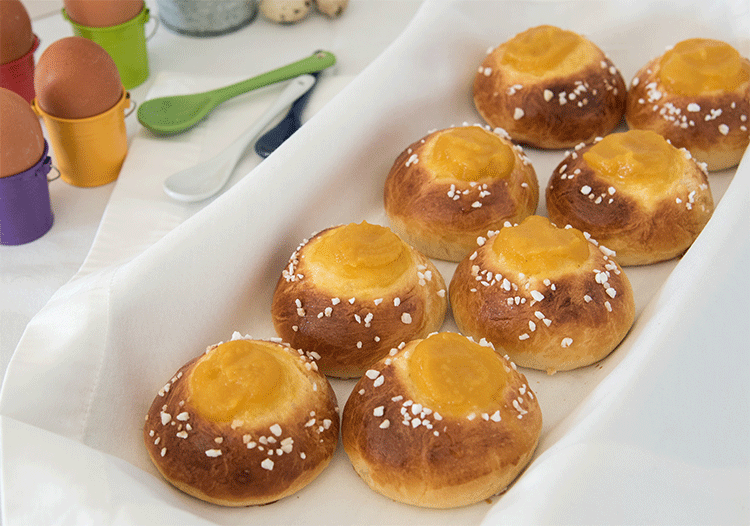 Süße Hefebrötchen mit Apfel & Aprikose gefüllt