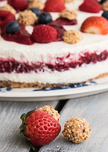 Giotto und Beeren in einer no bake Torte