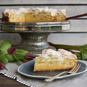 Rhabarberkuchen mit Baiserhaube westfälischer Art