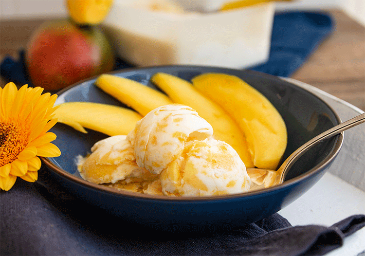 Crème fraîche Eis mit Mango - Küchenmomente