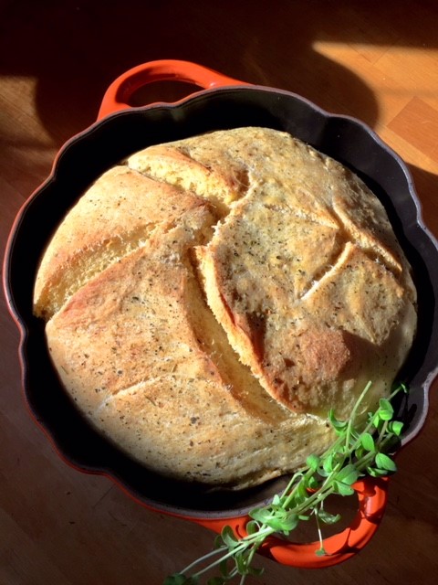 Italienisches Weißbrot im Topf gebacken