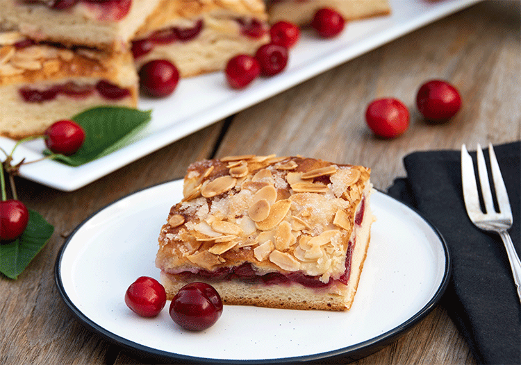 Kirsch-Butterkuchen vom Blech | Küchenmomente