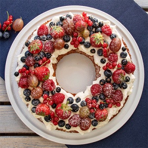 Sommerkuchen mit vielen Beeren