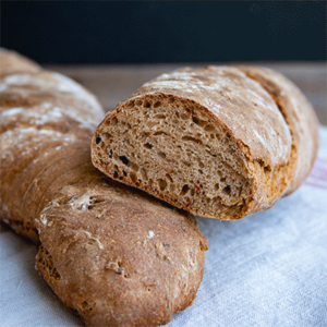 Rustikales Wurzelbrot