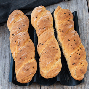 Stangenbrot mit Zwiebeln