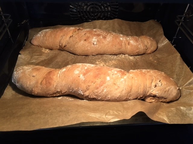 Wurzelbrote im Backofen