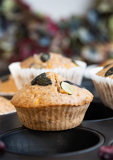 Muffins mit Kürbis, Cranberries und Gewürzen