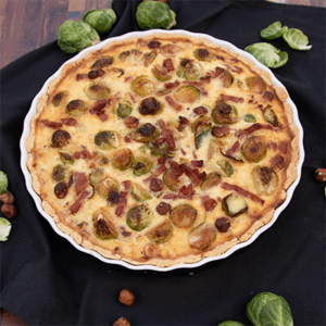 Winterliche Quiche mit Rosenkohl und Haselnüssen