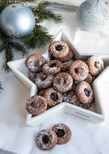 Schokoladenplätzchen mit Nuss oder Marmelade