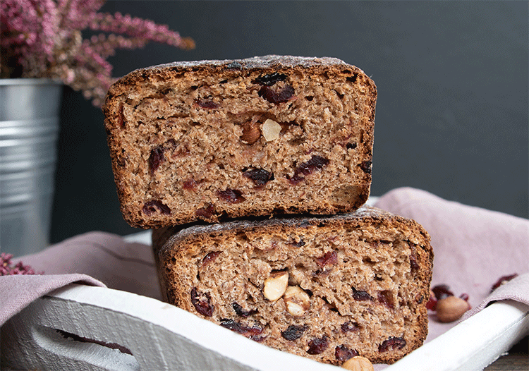 Vollkorn-Früchtebrot mit Zimt, Cranberries und Haselnüssen - Küchenmomente