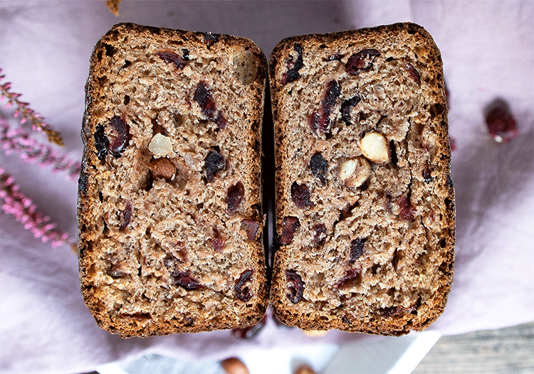 Vollkorn-Früchtebrot mit Zimt, Cranberries und Haselnüssen - Küchenmomente